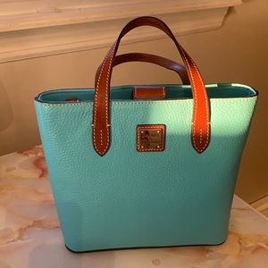 Gorgeous Dooney & Bourke pebble leather Tiffany blue handbag LIKE NEW